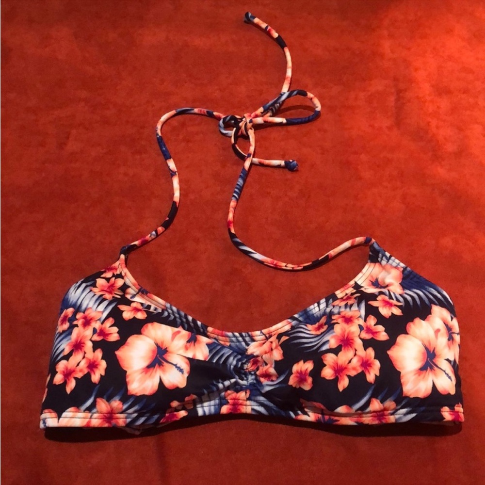 Pink by Victoria’s Secret Bikini Top.